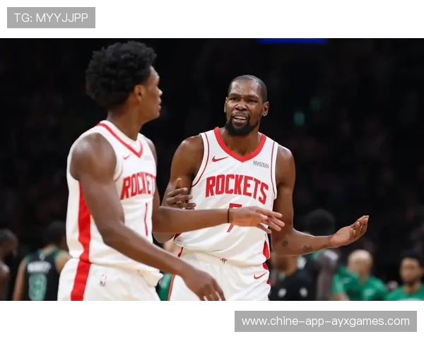 申京篮下晃开防守完成暴扣，单场39分统治火箭步行者之战